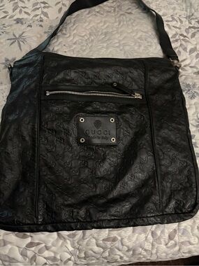 Gucci Black Embossed Messenger Shoulder Bag
